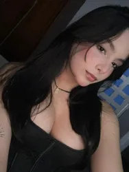 A Shaglee user waving hello on camera