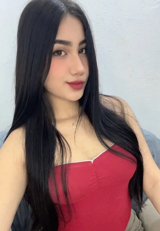 A real Shaglee user smiling during a random video chat